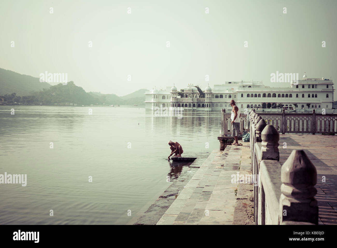 taj lake palace udaipur rajasthan india