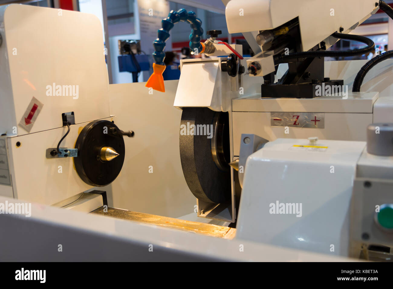 Cnc grinding hires stock photography and images Alamy