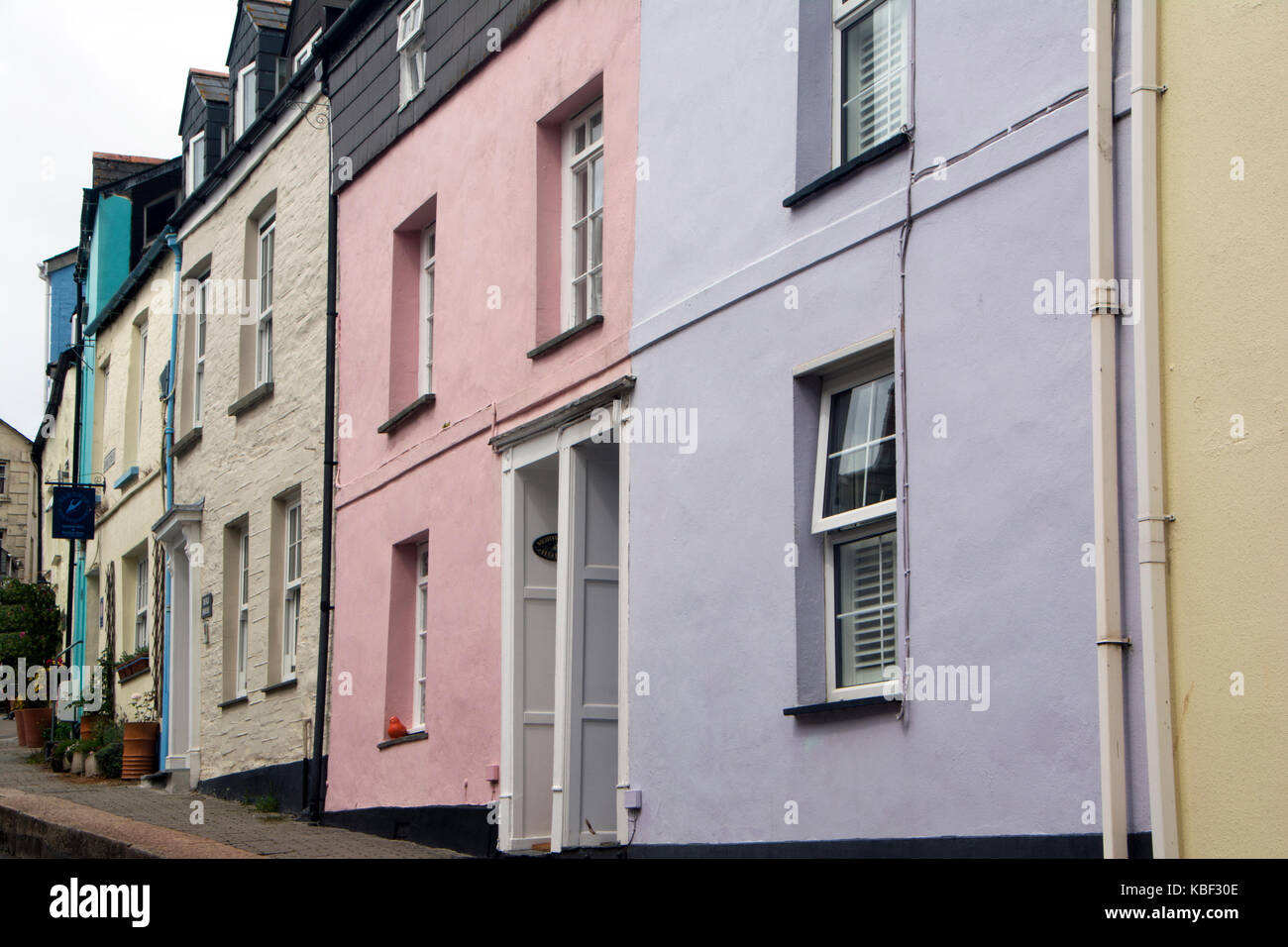 CORNWALL; PADSTOW; TERRACED HOUSES IN DUKE STREET Stock Photo Alamy