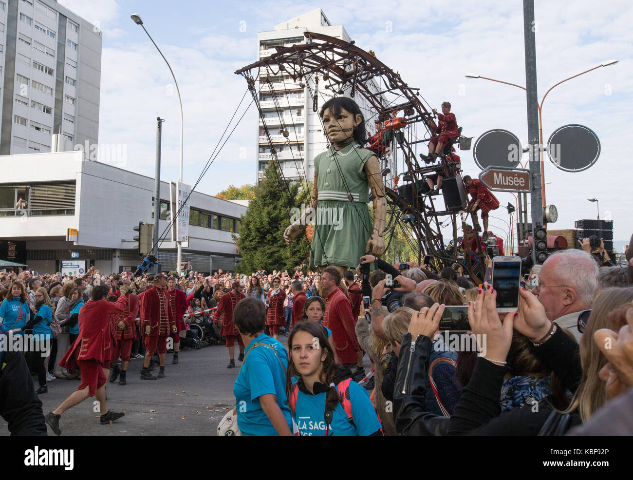 Geneva, Switzerland. 29th Sep, 2017. A giant puppet of a girl ...