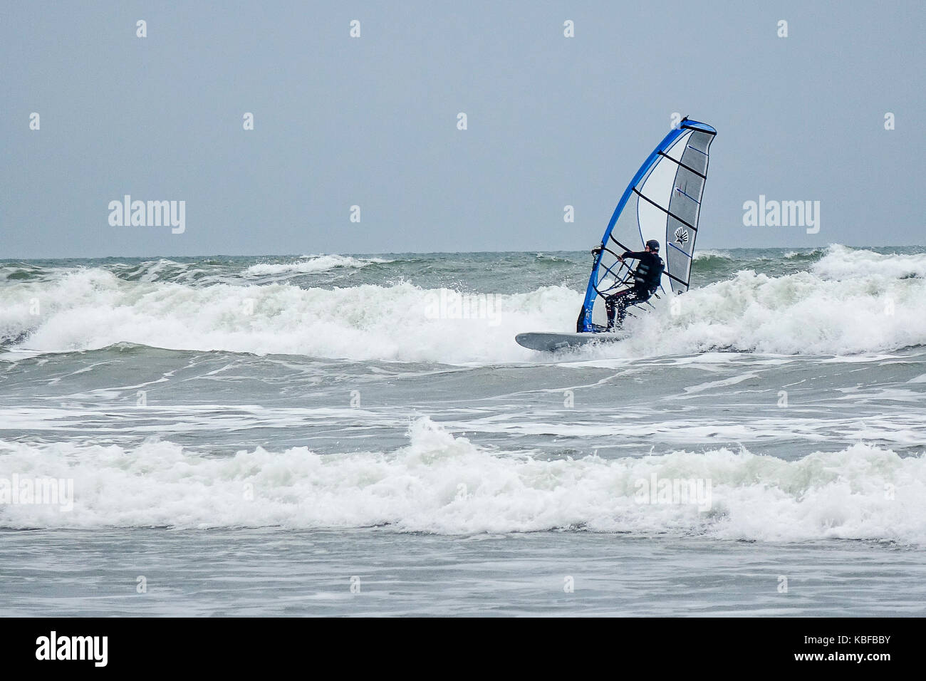 Marine Drive, East Wittering. 29th September 2017. Large surf along the