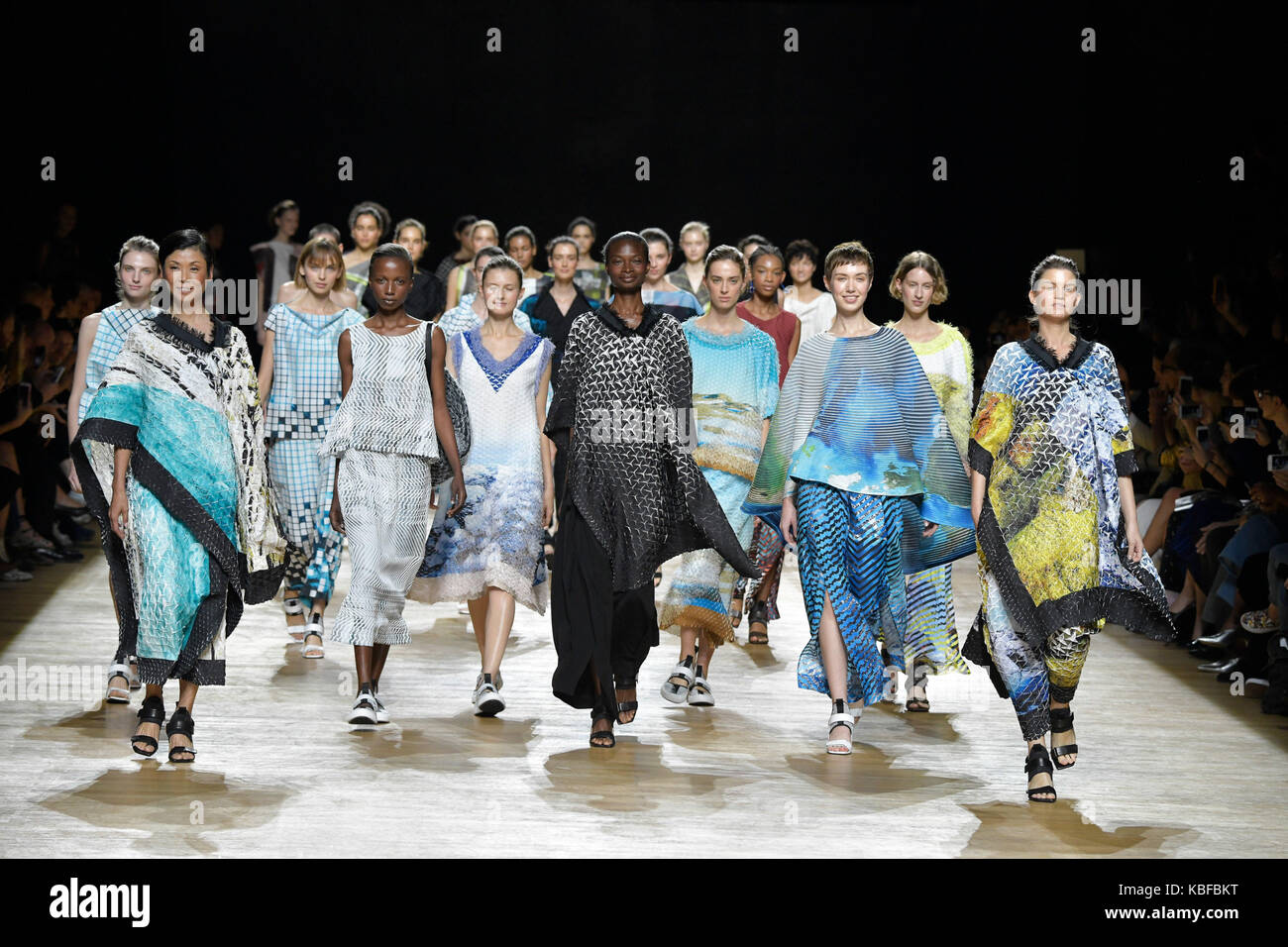 Paris, France. 29th Sep, 2017. Models present creations of Issey Miyake during the fashion week for 2018 spring/summer women's collection in Paris, France, on Sept. 29, 2017. Credit: Piero Biasion/Xinhua/Alamy Live News Stock Photo