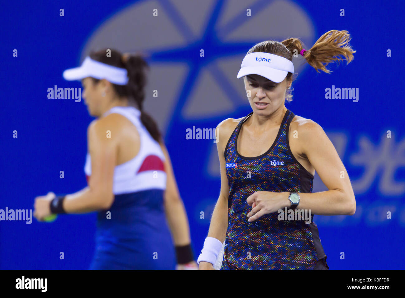 Estrela Tênis Suíça Martina Hingis Participa Evento Treinamento Durante  Torneio — Fotografia de Stock Editorial © ChinaImages #237243100