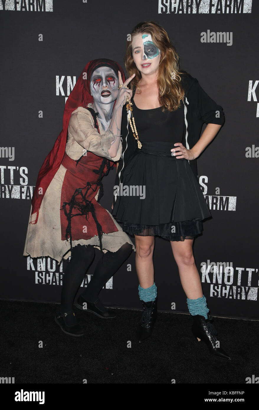 Buena Park Ca 29th Sep 2017 Britt Robertson At Knott S Scary Stock Photo Alamy