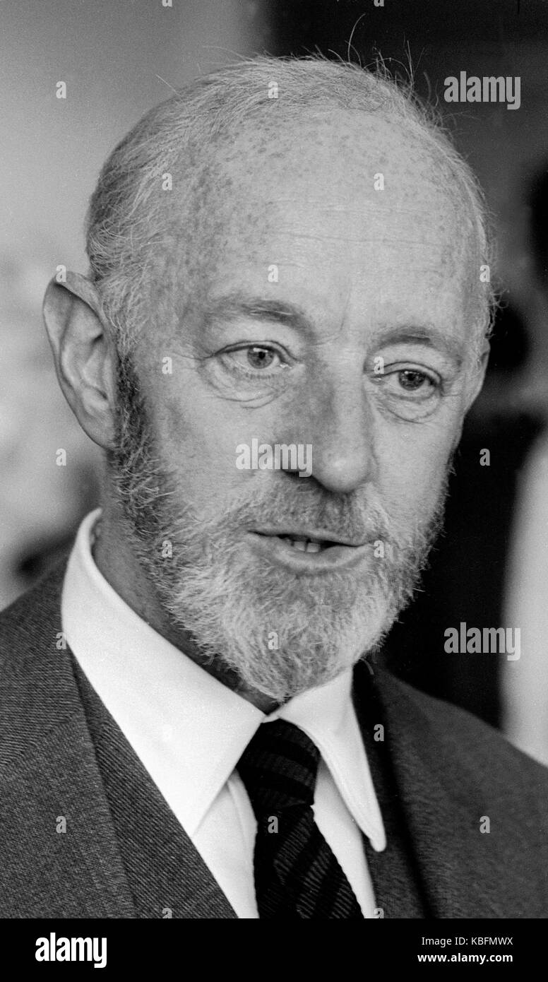 Sir Alec Guinness English actor 1914-2000 exclusive image by David Cole taken 1969 - Press Portrait Service archives.From the archives of Press Portrait Service (formerly Press Portrait Bureau) new scan Stock Photo