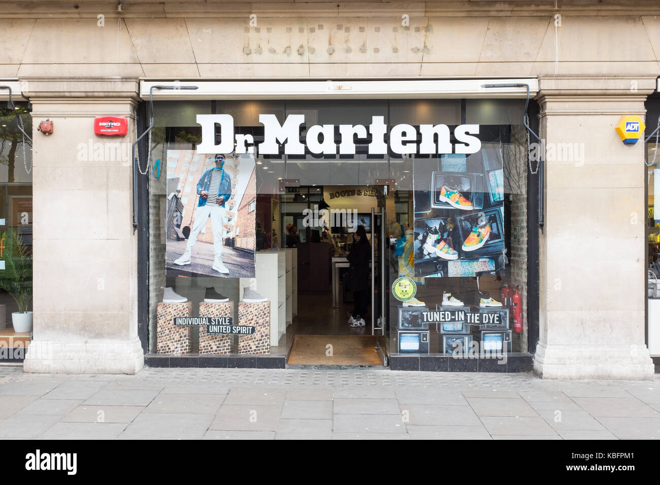 skat Kollega pubertet Dr Martens shop front in Nottingham Stock Photo - Alamy