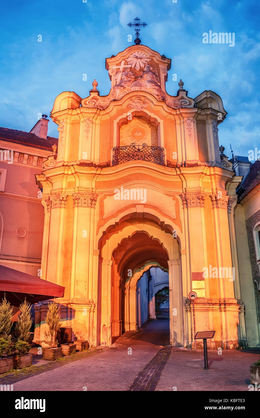 Vilnius, Lithuania: Basilian Gate of Church and Monastery of Holy Trinity, Lithuanian Sv. Trejybes cerkves ir vienuolyno Bazilionu vartai, in the sunr Stock Photo