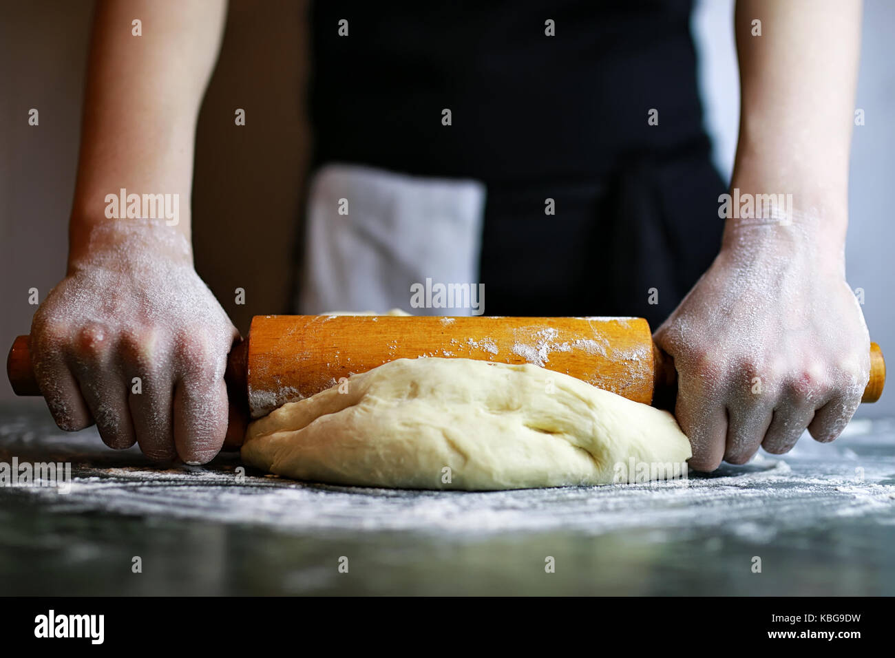 prepare pizza dough hand Stock Photo Alamy