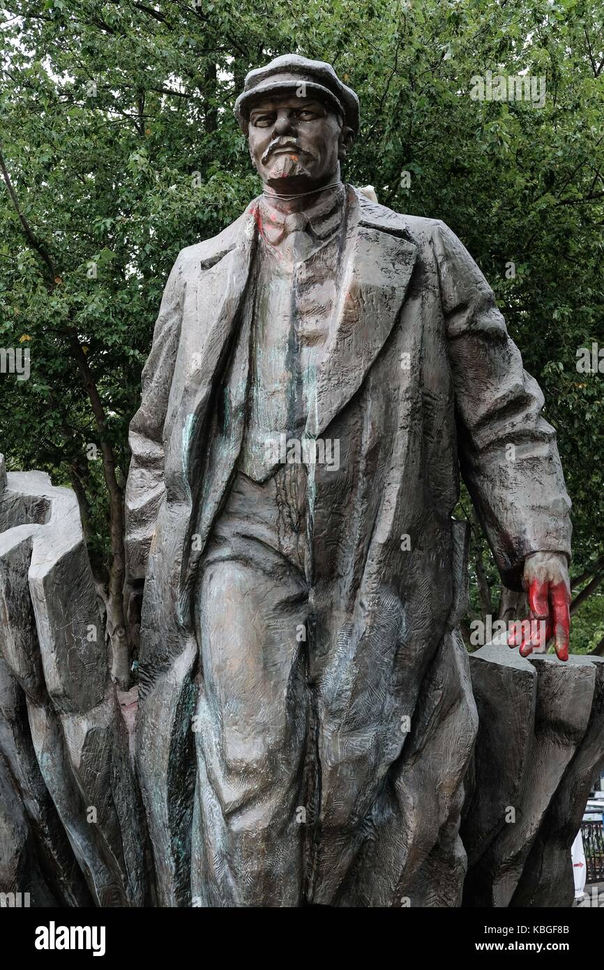 The controversial statue of Vladimir Lenin which stands in the Fremont area of Seattle, Washington, USA. The statue was salvaged from Slovakia by a lo Stock Photo