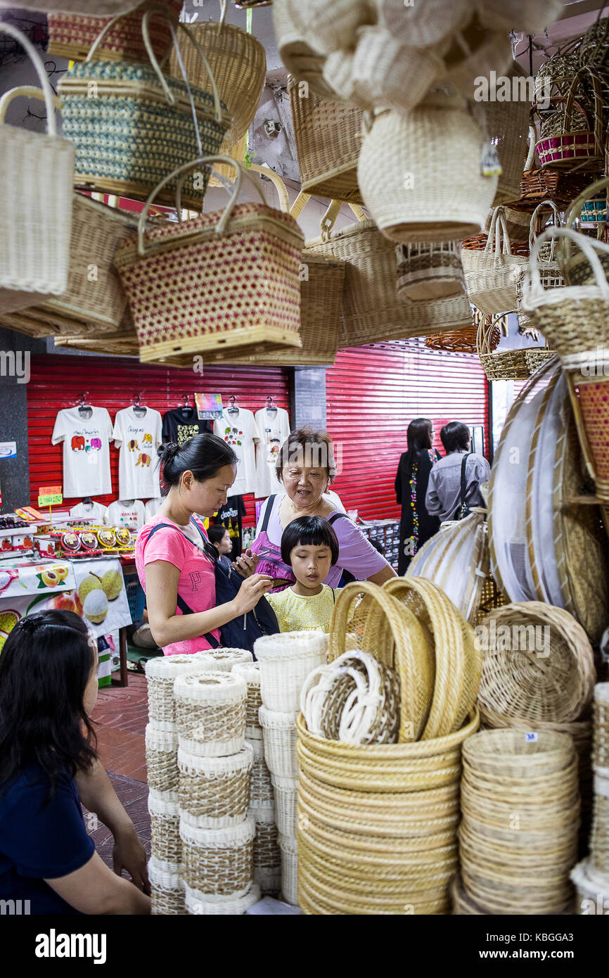 Basketry shop, Warorot Market (Talat Warorot) in Chiang Mai, Thailand Stock Photo