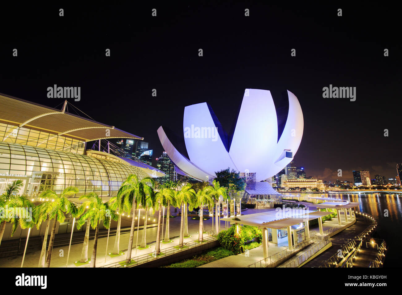view of cityscape of Singapore city at night Stock Photo - Alamy