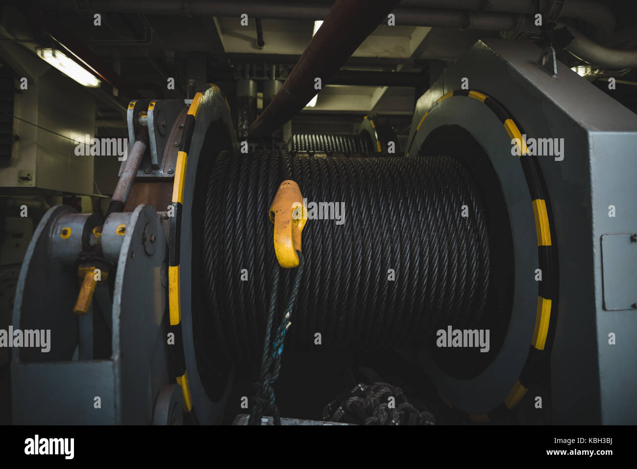 Steel wire rope hires stock photography and images Alamy