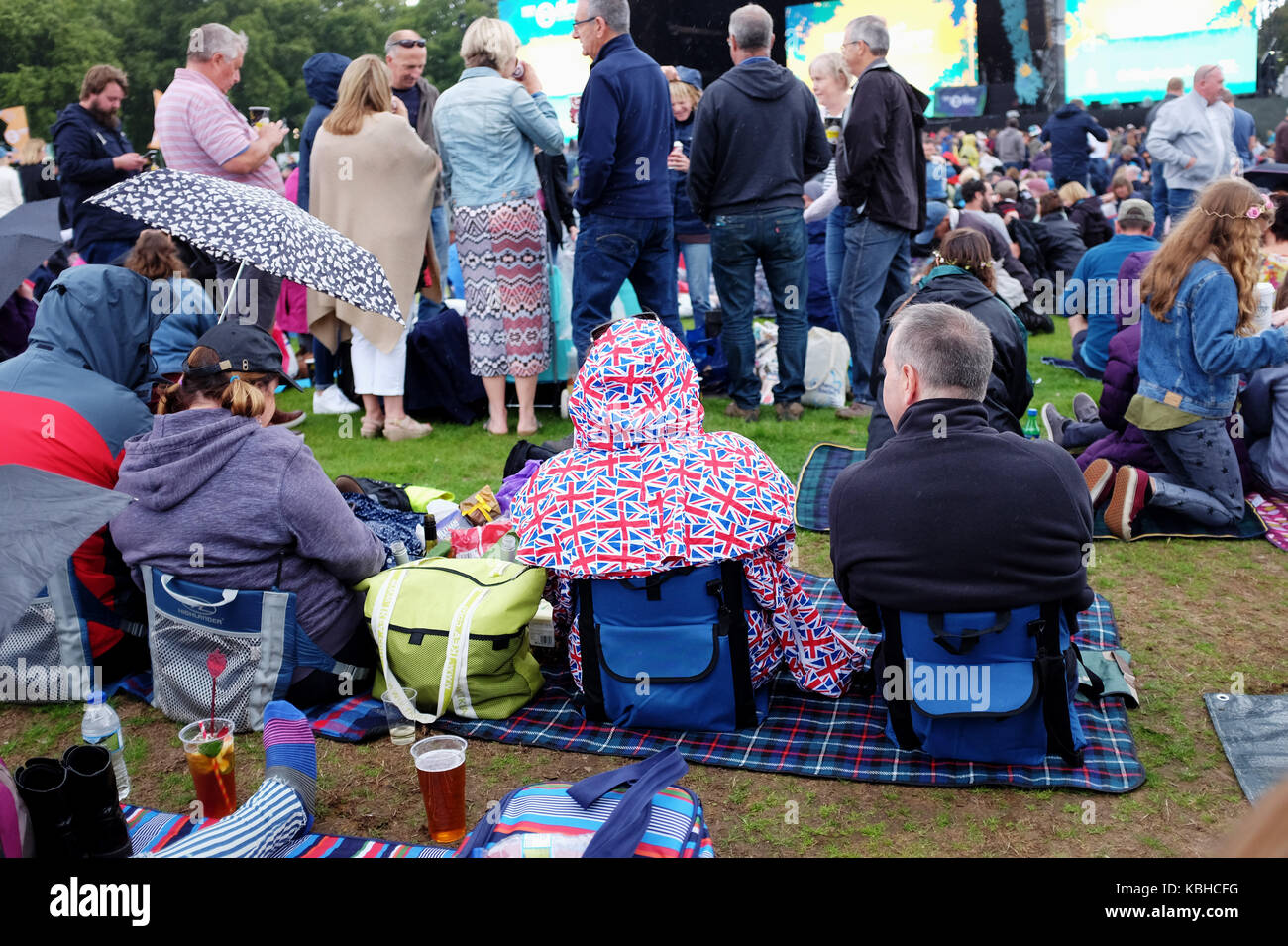 Picnic rain hires stock photography and images Alamy