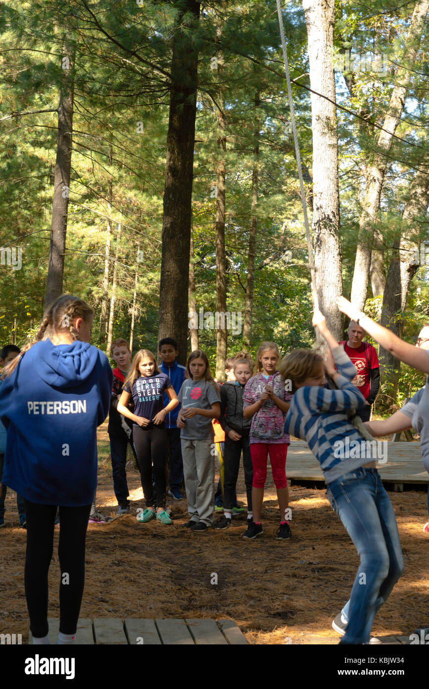 Kids learn team building skills and other environmental education  activities at Upham Woods Outdoor Learning Center, a part of the University  of Wisco Stock Photo - Alamy