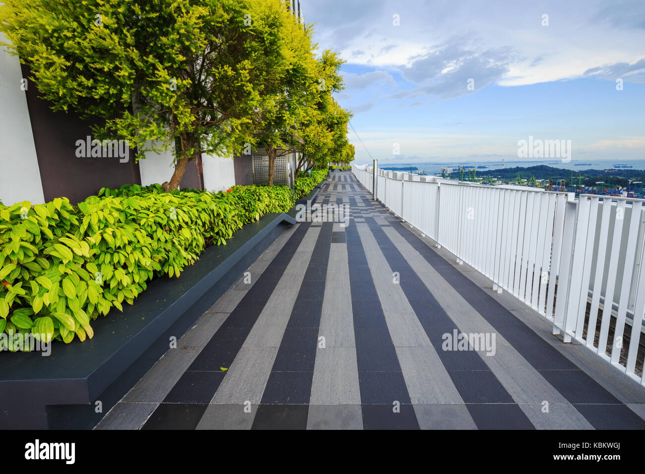 Pinnacle@duxton Rooftop Pinnacle Duxton, Singapore - AUG 20, 2017: rooftop garden of the ...