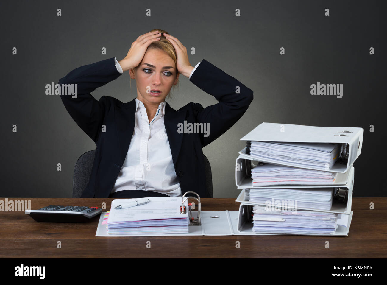 Ошибка бухгалтера. Человек в стрессе. Бухгалтерские ошибки. Картинки на тему бухгалтер. Ошибка бухгалтера.