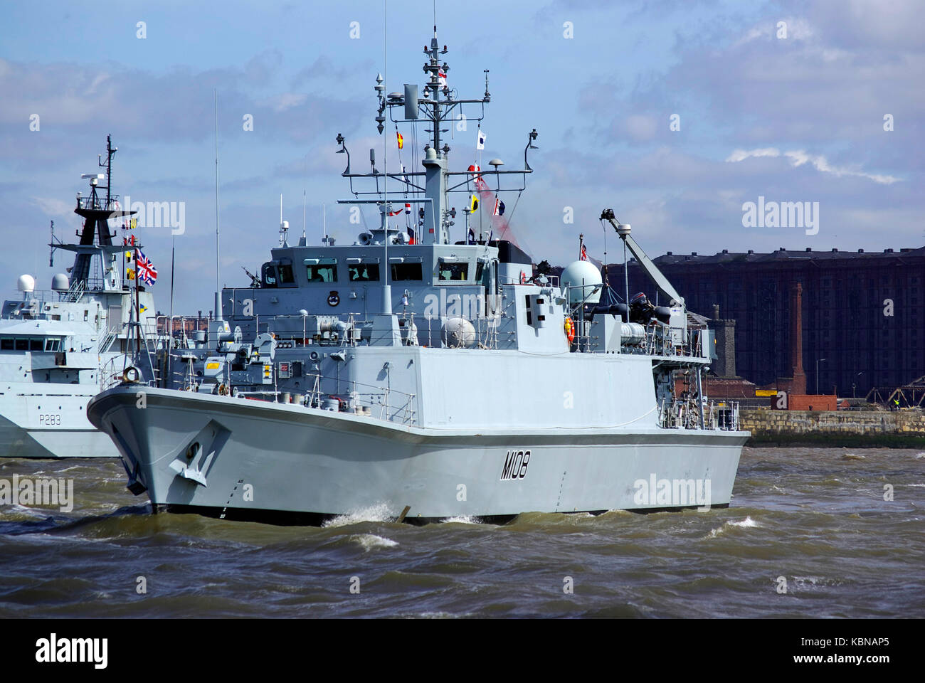 M108 HMS Grimsby Stock Photo Alamy