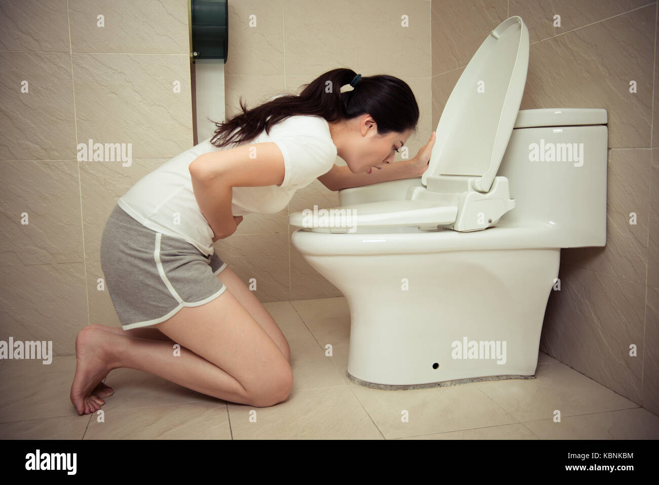 Puke woman hi-res stock photography and images - Page 2 - Alamy
