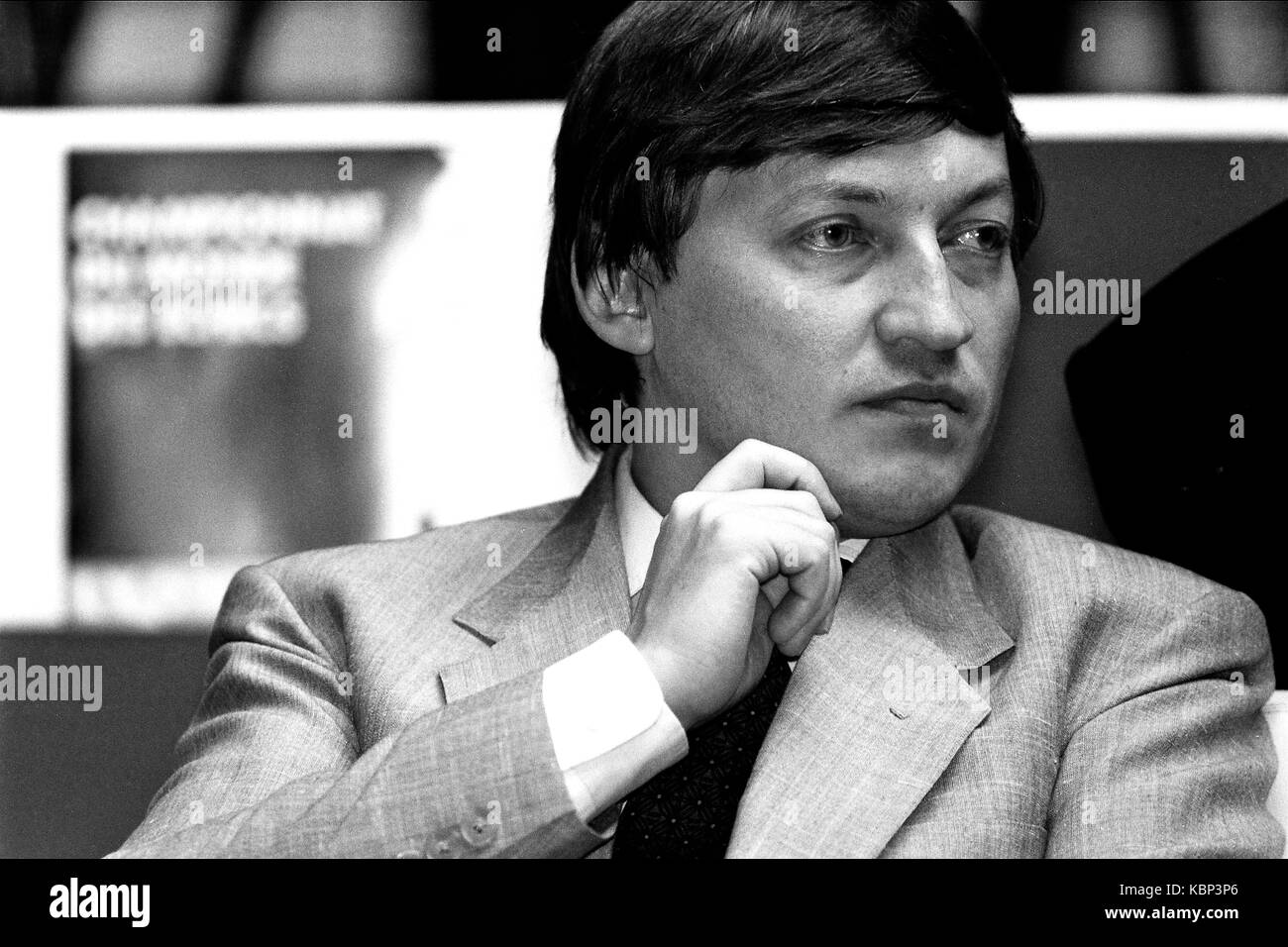 Karpov kasparov Black and White Stock Photos & Images - Alamy