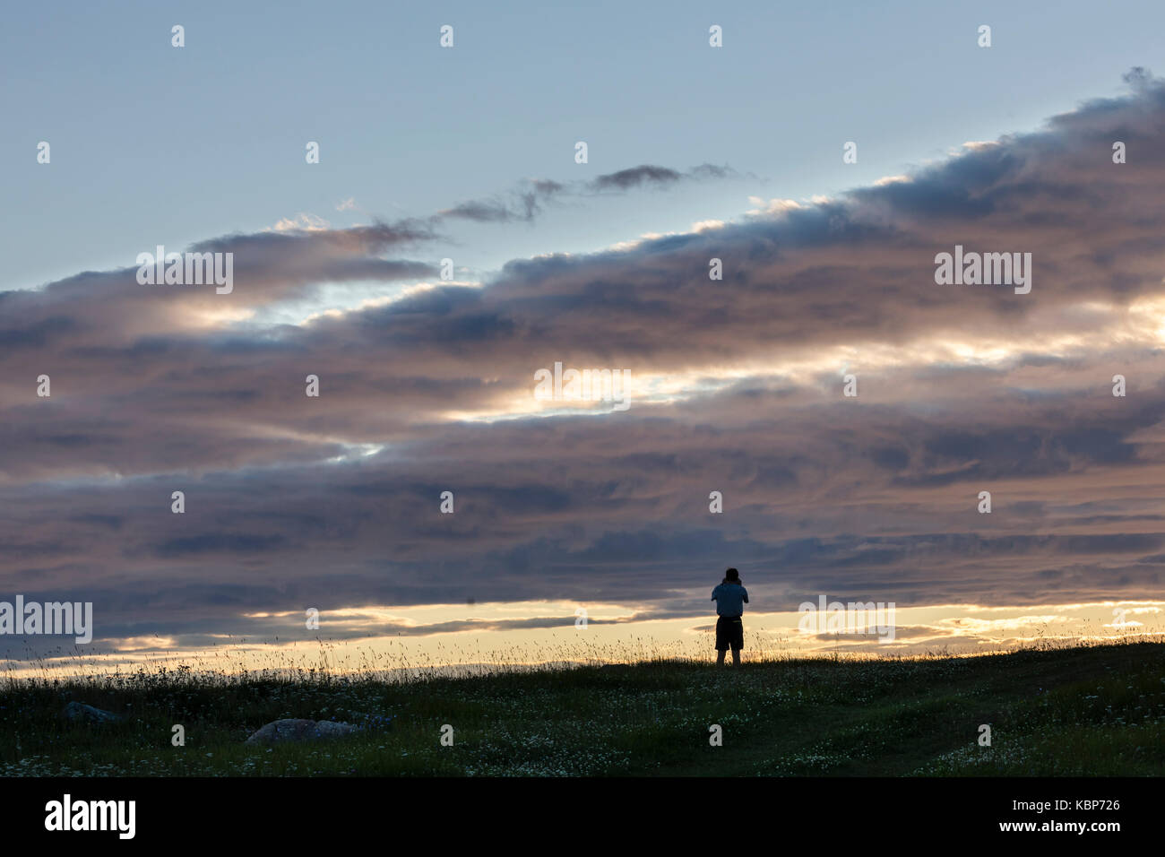Man silhouetted against the sky hi-res stock photography and images - Alamy