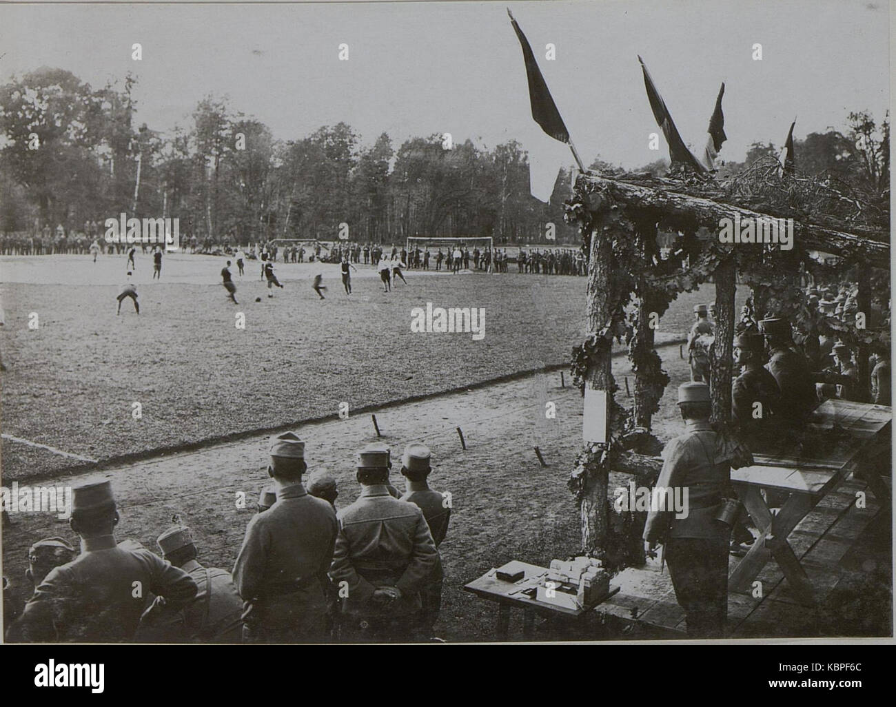 Fussballspiel zwischen einer Auswahlmannschaft des Infanterieregimentes 4 und 84 (BildID 15445620) Stock Photo