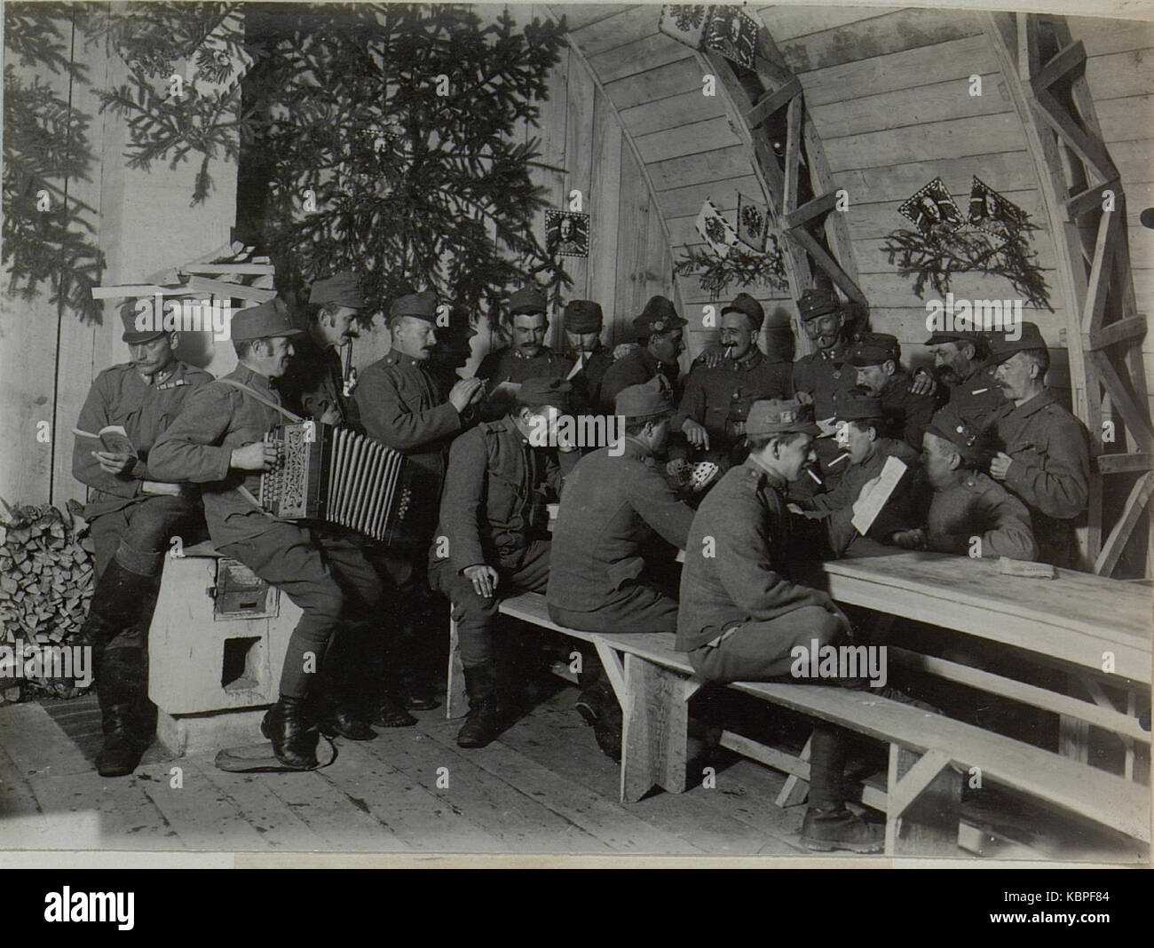 Soldatenheim des Kommandos der 25.Infanteriedivision (BildID 15444945 ...