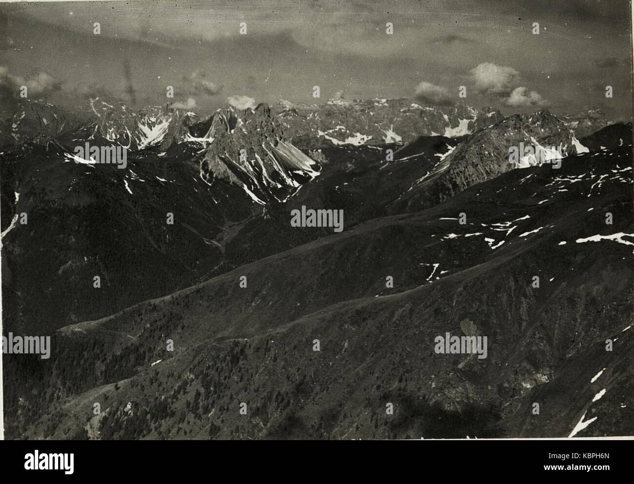 Standpunkt Hochspitze, Panorama vom Monte Peralba bis zum karnischen Kamm.. Cima del Longerin, Passo Polombino, Porze  (6. Teilbild zu WK1 ALB15 04095a) (BildID 15420850) Stock Photo