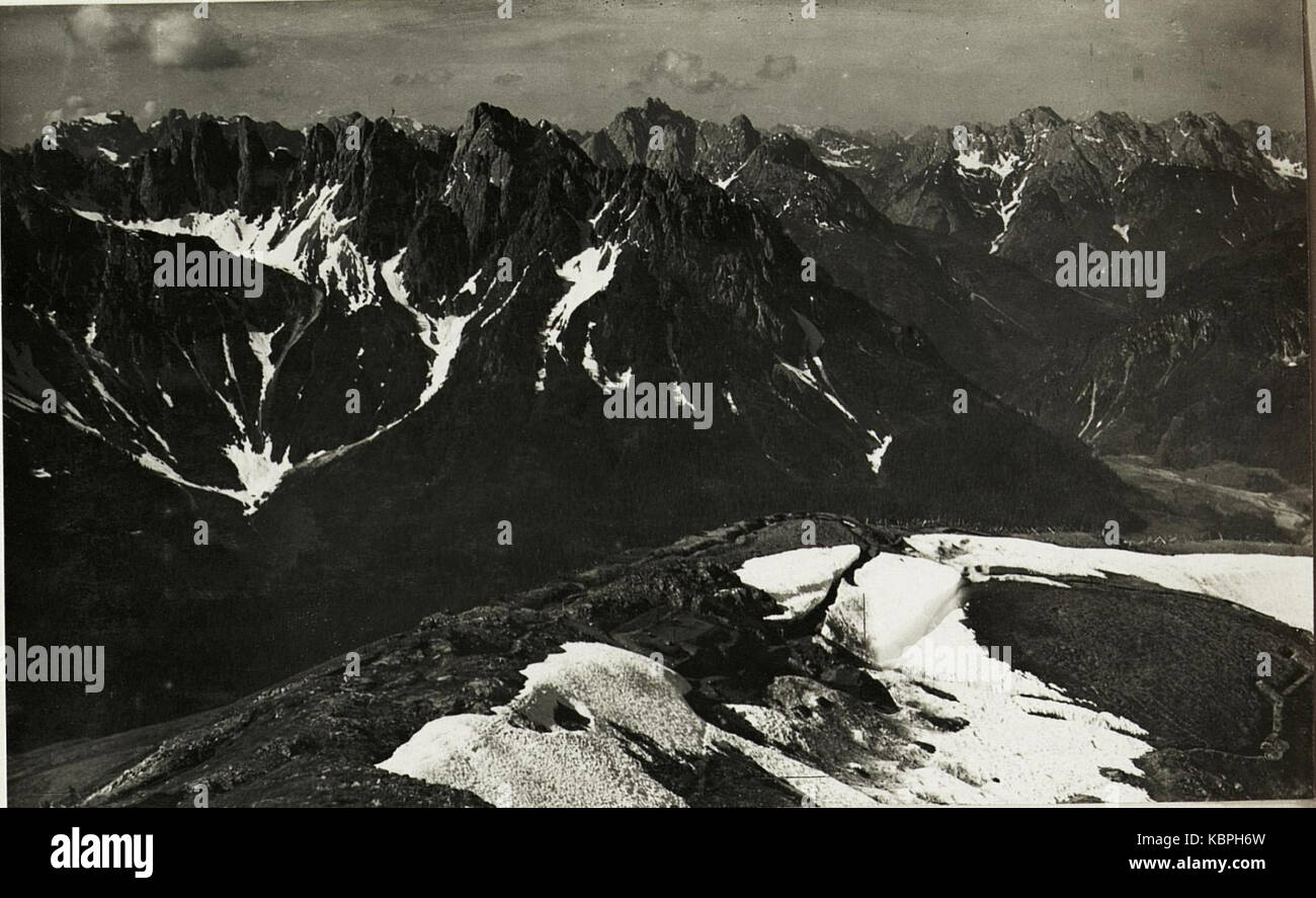 Standpunkt Hochspitze, Panorama vom Monte Peralba bis zum karnischen Kamm .Monte Rinaldo, Monte Terca piccolo (4. Teilbild zu WK1 ALB15 04095a) (BildID 15420836) Stock Photo