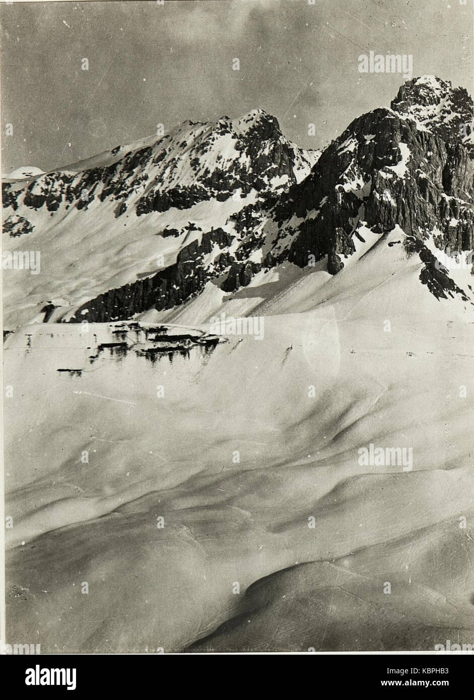 Panoramaaufnahme Standpunkt Varos, Contrinstellung, eigene Cadinspitzen Col Ombert. (1 tes Teilbild = WK1 ALB14 04006) (BildID 15419352) Stock Photo