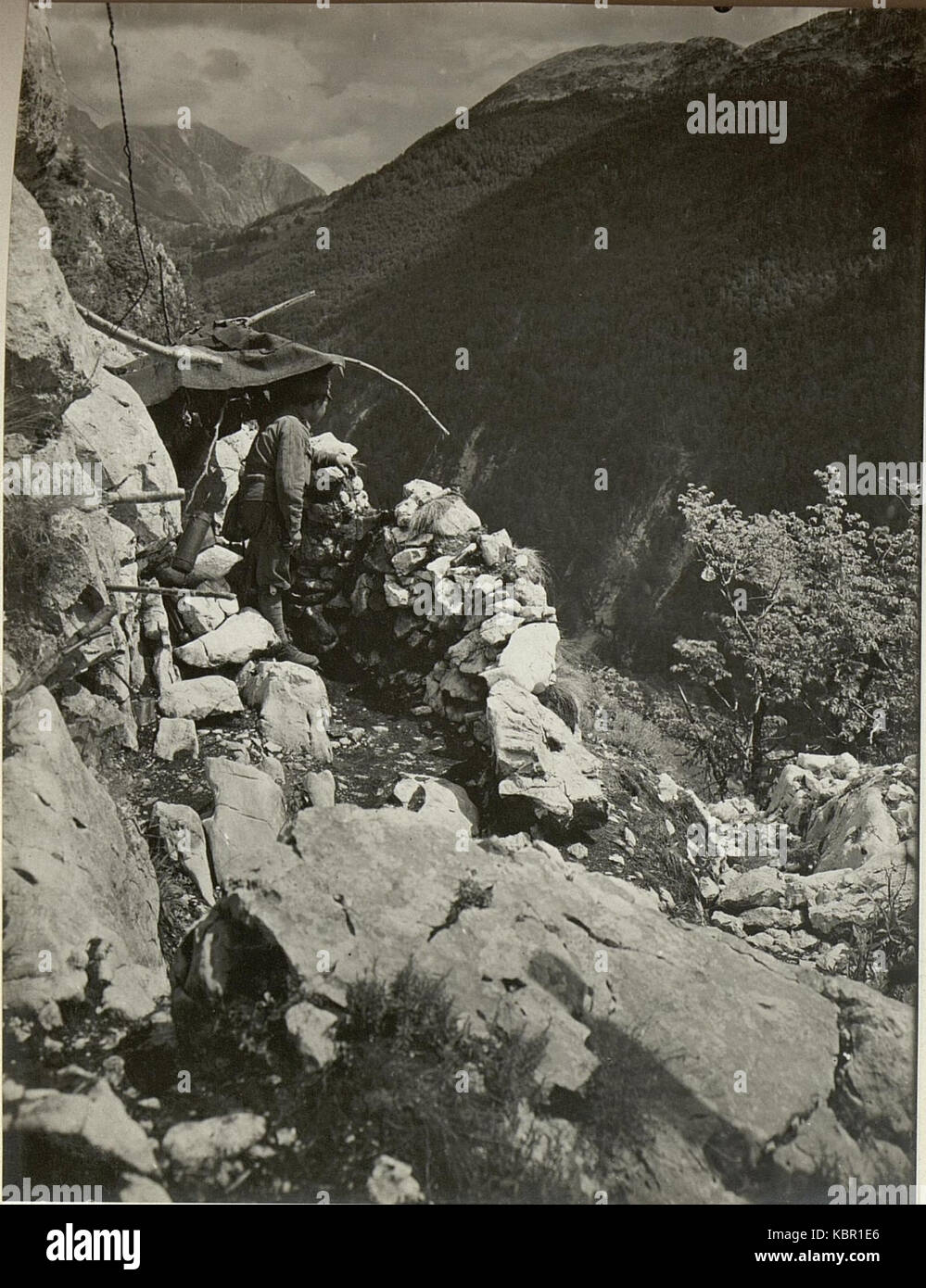 Horchposten. Aufgenommen am 27. Juli 1916. (BildID 15478752) Stock Photo