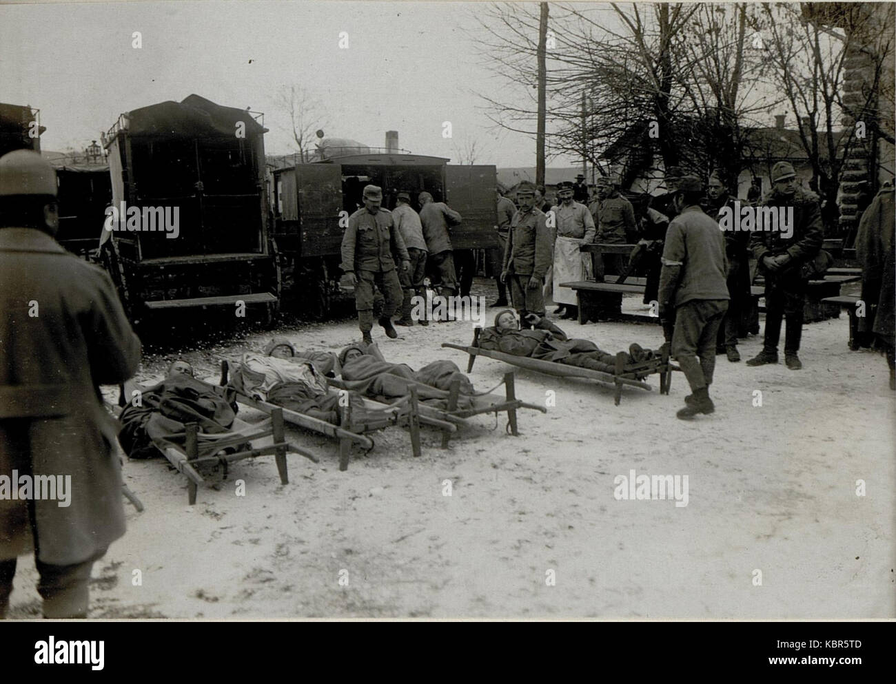 Ankunft Verwundeter in Besztercze, 31.10.1916 (BildID 15549061) Stock Photo