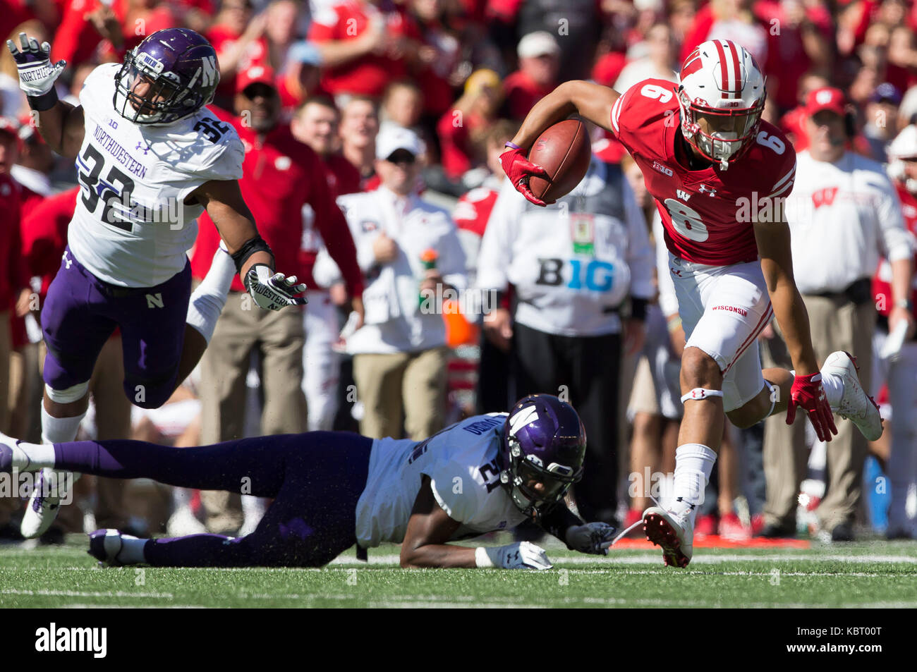 Madison, WI, USA. 30th Sep, 2017. Wisconsin Badgers wide receiver Danny Davis III #6 runs after the catch during the NCAA Football game between the Northwestern Wildcats and the Wisconsin Badgers at Camp Randall Stadium in Madison, WI. Wisconsin defeated Northwestern 33-24. John Fisher/CSM/Alamy Live News Stock Photo