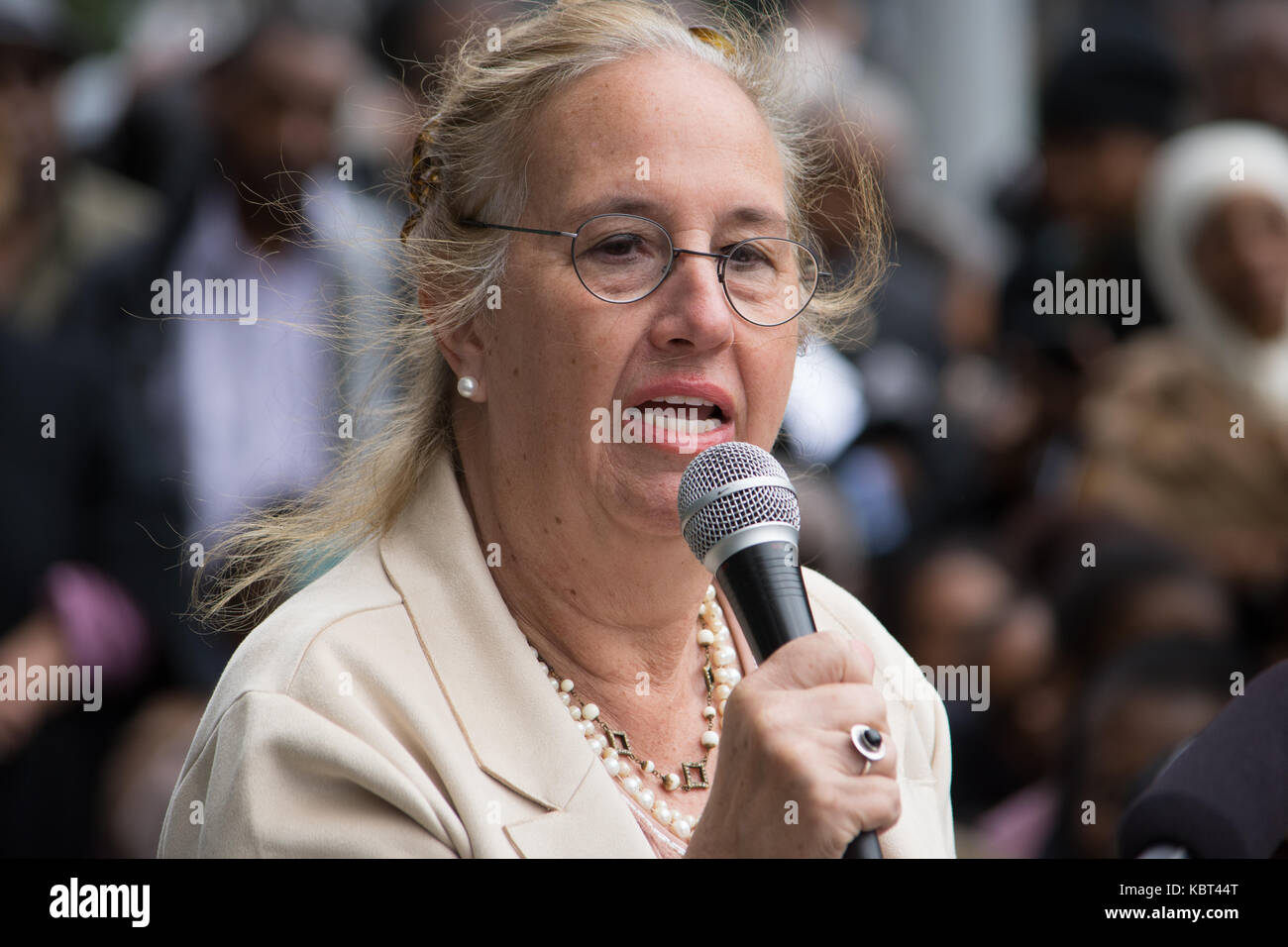 Manhattan borough president gale brewer hires stock photography and images Alamy