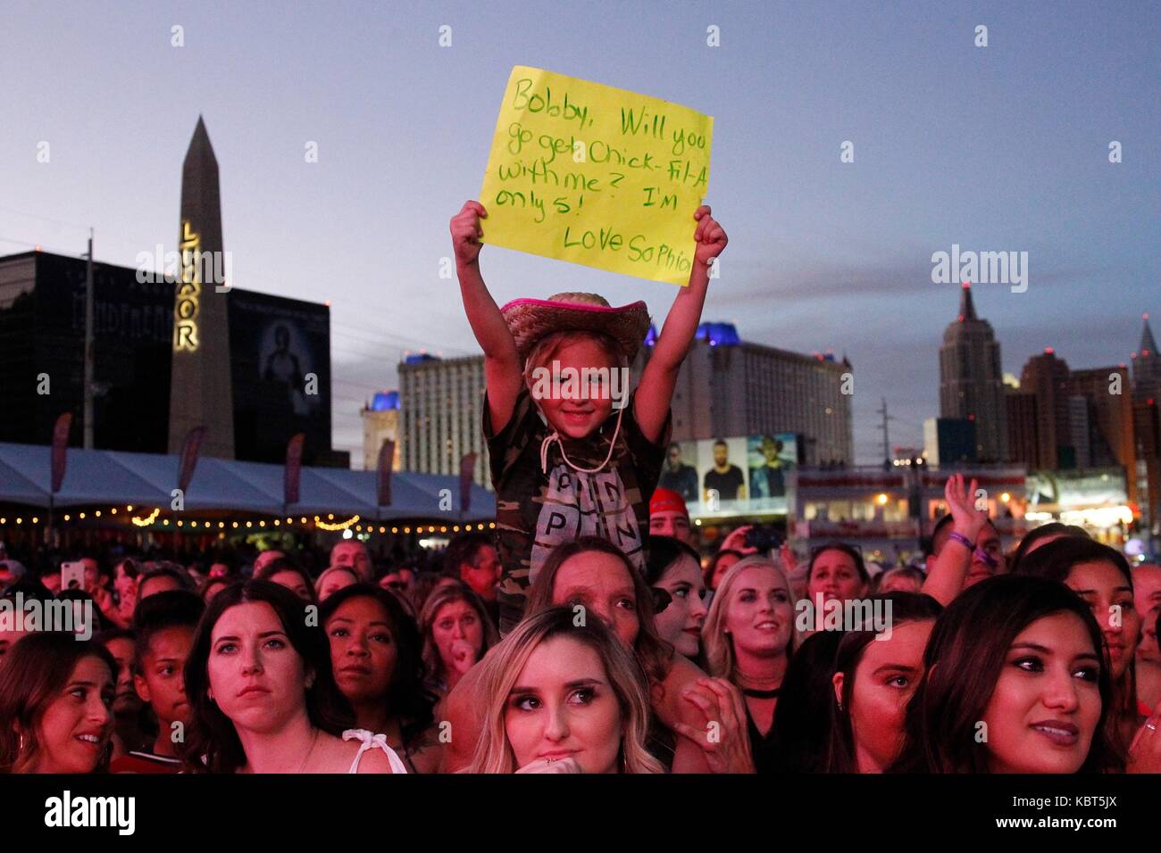 Las Vegas, NV, USA. 30th Sep, 2017. Young Bobby Bones fan on stage Stock  Photo - Alamy