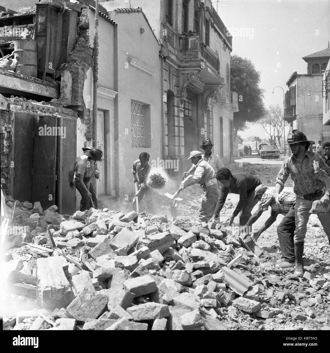 LIMA, 3 DE OCTUBRE DE 1974 RECORRIDO POR ZONAS DE LA CAPITAL QUE FUERON ...