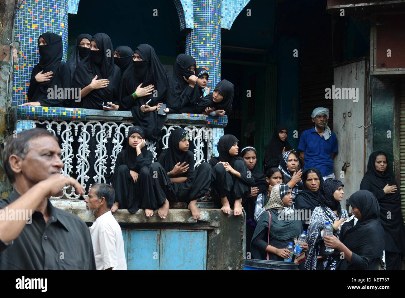 Kolkata,India 30th September,17.Shia muslim girls gathered during Muharram in respect of Hussain Ali who was martyred in the Battle of Karbala. Credit : Dipayan Bose/Alamy live news Stock Photo