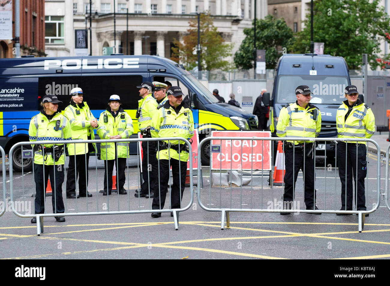 Central Manchester UK, Sunday 1st October 2017 - Police block the approaches to the Conservative Party Conference zone in the city centre on the opening day of the Conservative Party Conference. Steven May / Alamy Live News Stock Photo
