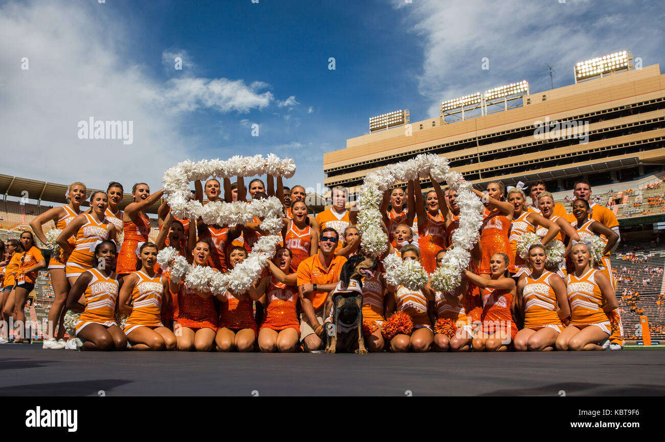 Both teams before game hi-res stock photography and images - Page 3 - Alamy
