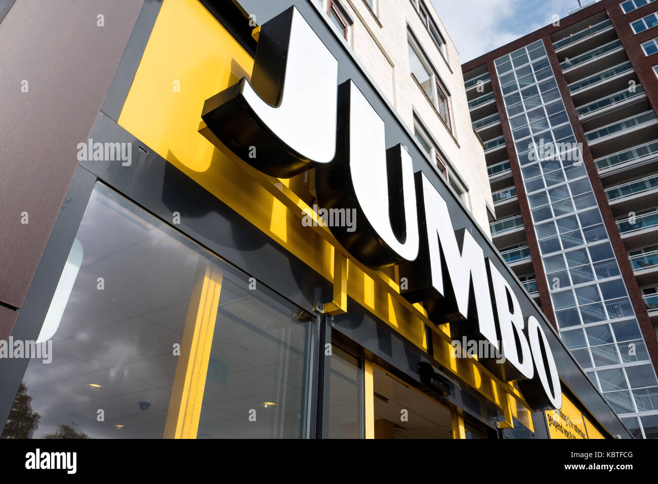 Jumbo store hi-res stock photography and images - Alamy