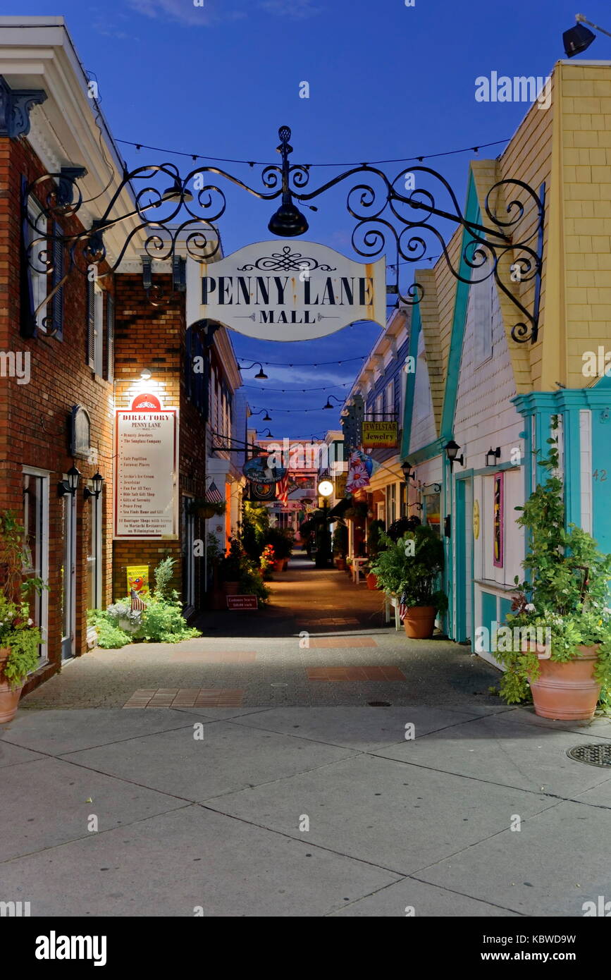 Rehoboth beach boardwalk stores hires stock photography and images Alamy