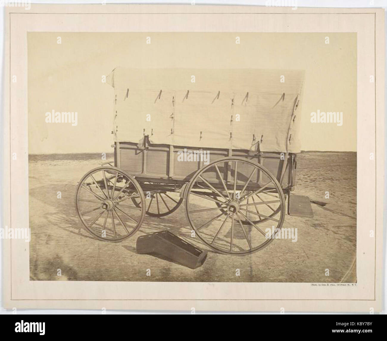 (Howard ambulance, side view, wooden box (for limb support) ... (3110017277) Stock Photo