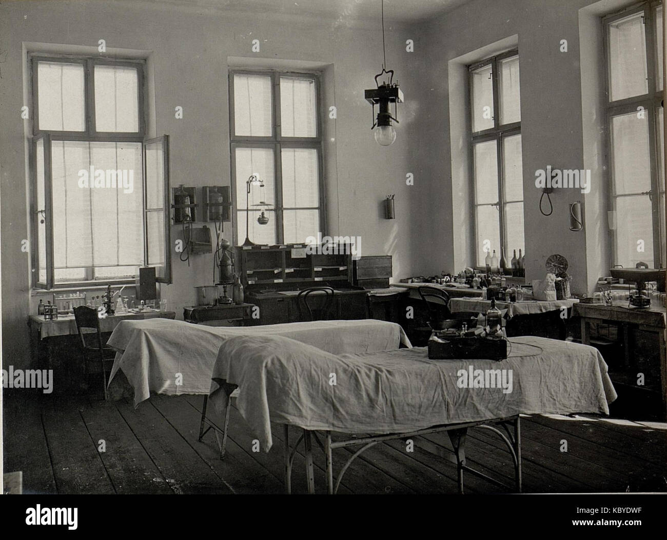 Feldspital 3 13, Operationssaal. Aufgen.am 6.V.1916. TLUMACZ. (BildID  15537423 Stock Photo - Alamy