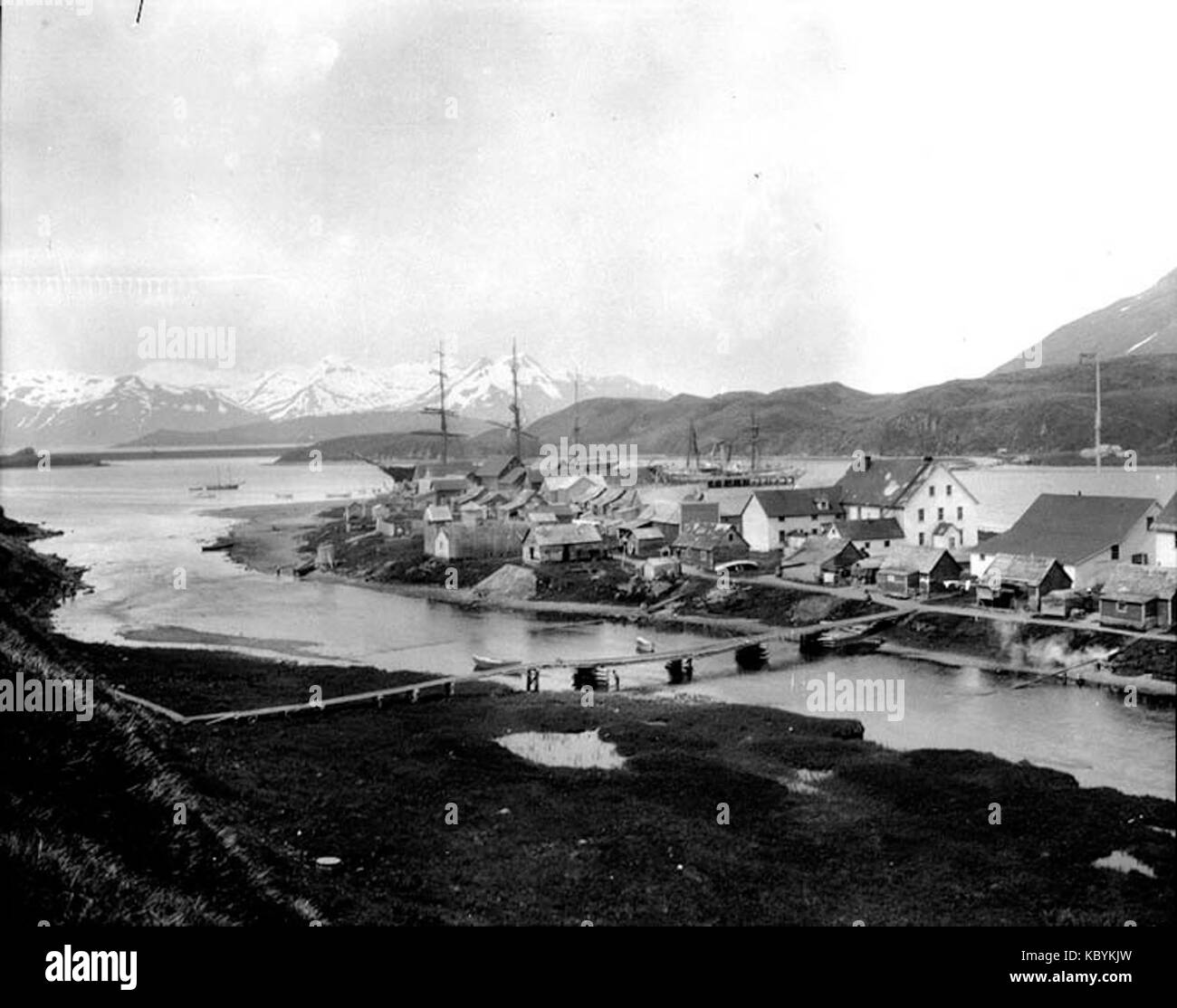 Town of Unalaska, Alaska, June 1906 (COBB 151 Stock Photo Alamy
