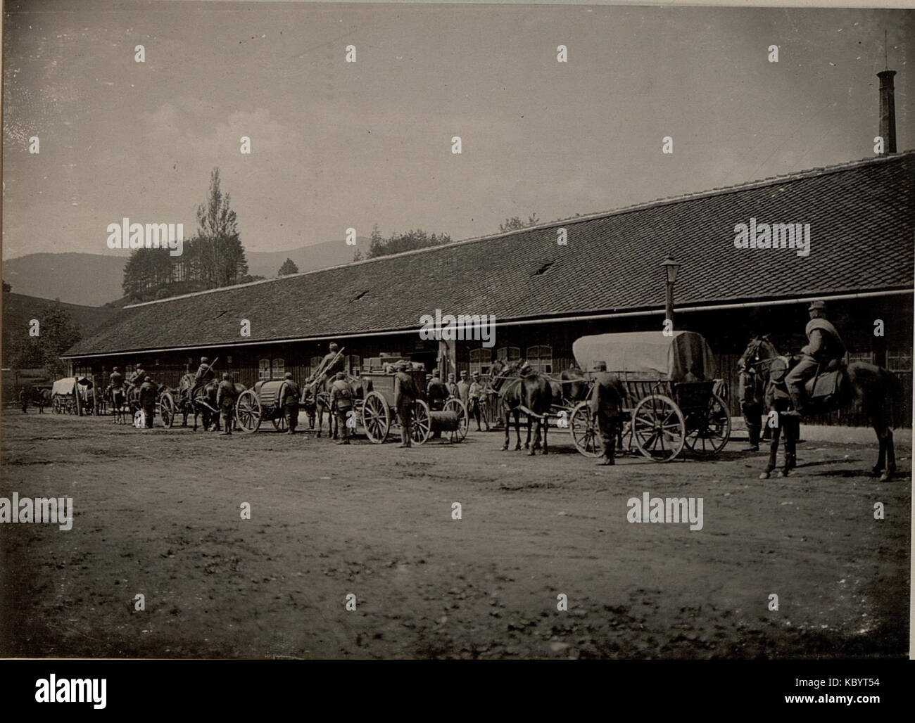 60 cm M. 15a Scheinwerfer in Marschkolonne, aufgenommen am 17.V.1916 in Obervellach (BildID 15472618) Stock Photo