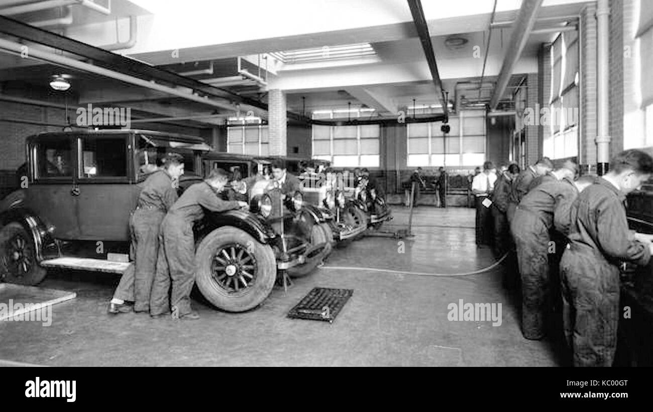1917 Allentown High School Auto Mechanic Shop Allentown PA Stock Photo