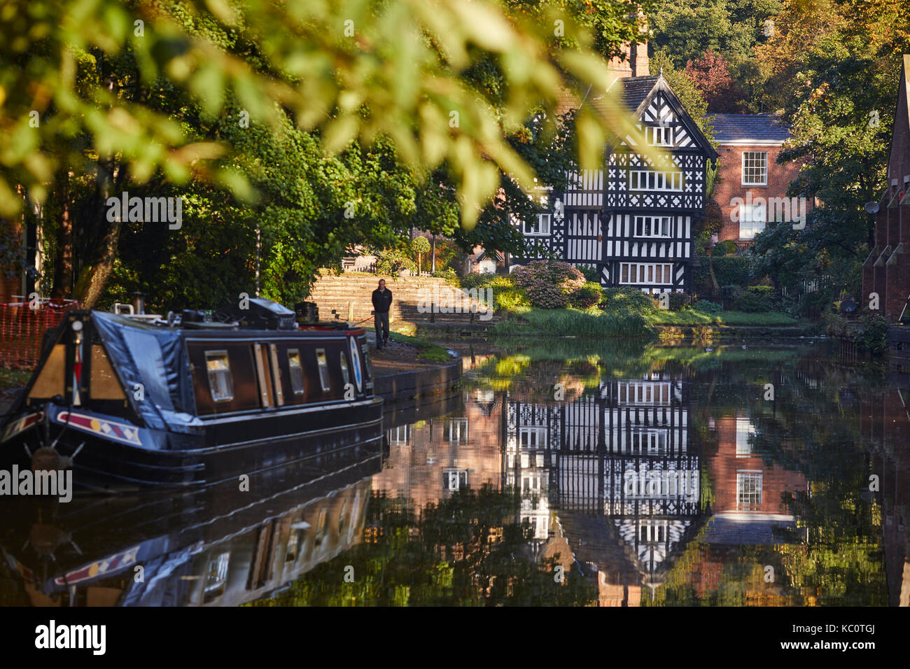 Bridgewater Canal in Worsley, with the tudor Packet House in the