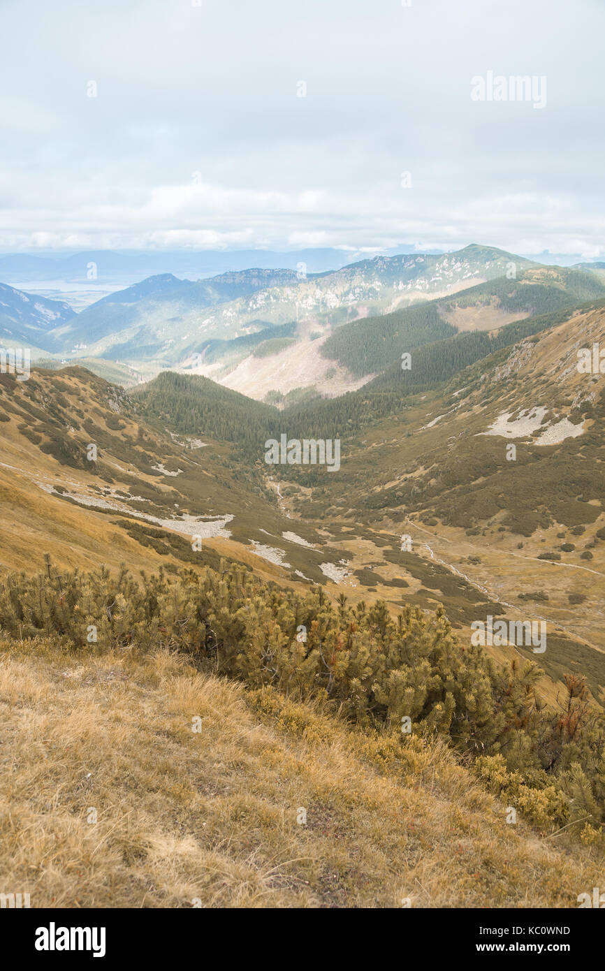 Valley of mountains hi-res stock photography and images - Alamy