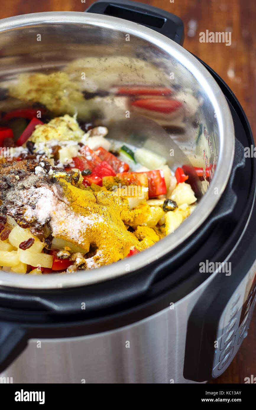 Pressure Cooker Chicken Curry Stock Photo Alamy