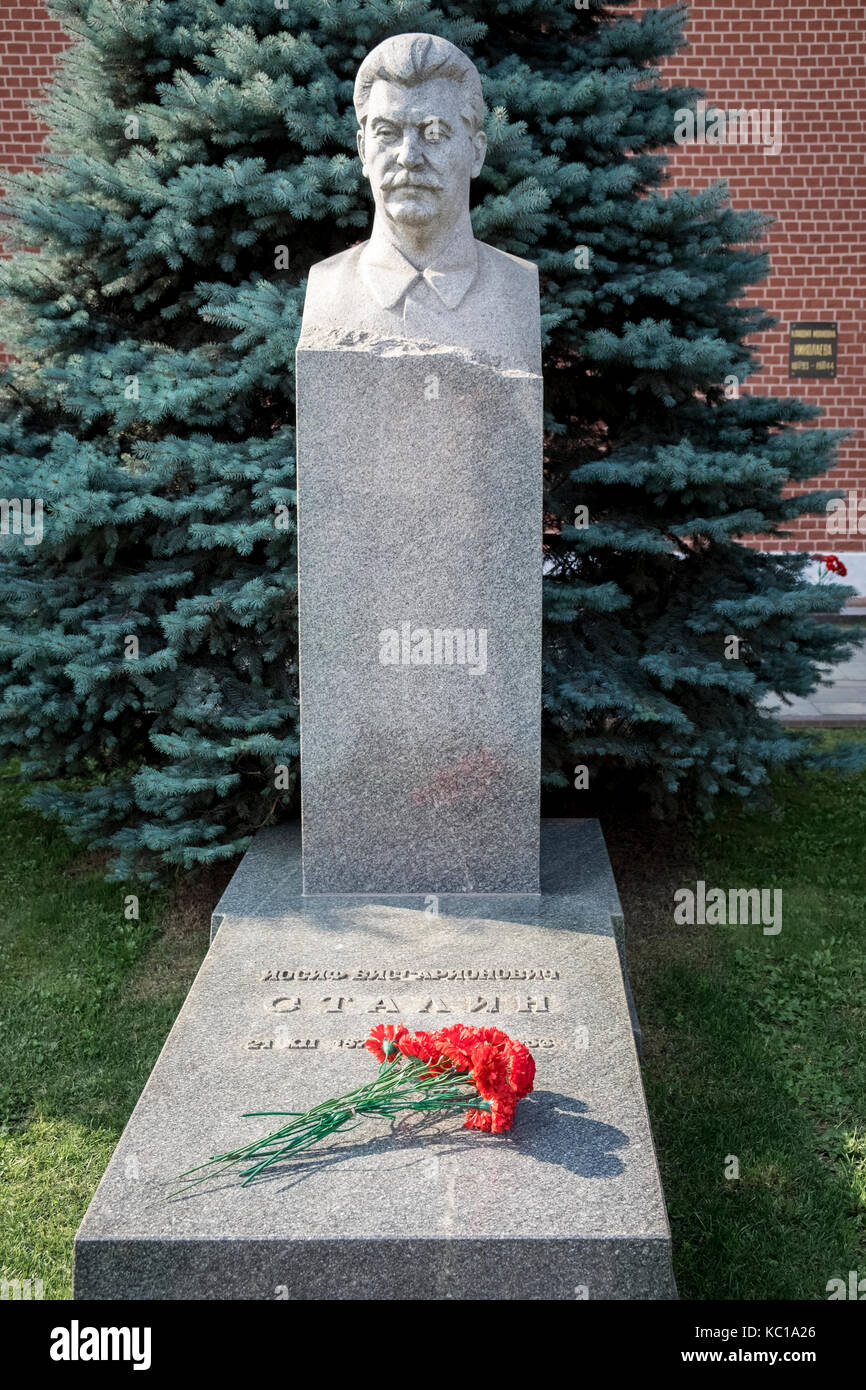 Headstone and grave of Joseph Stalin, former General Secretary of the Soviet Union Communist Party, at the Kremlin Wall Necropolis, Moscow, Russia Stock Photo
