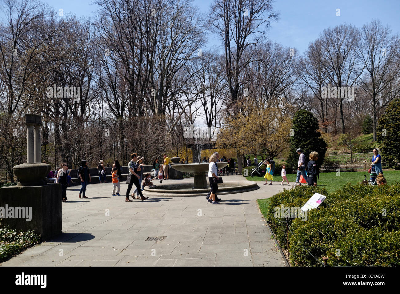 Visitors walking through the Brooklyn Botanic Gardens on a Spring day. Stock Photo